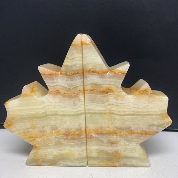 Maple Leaf Shaped Marble Bookends Set of Two - Picture 13 of 16